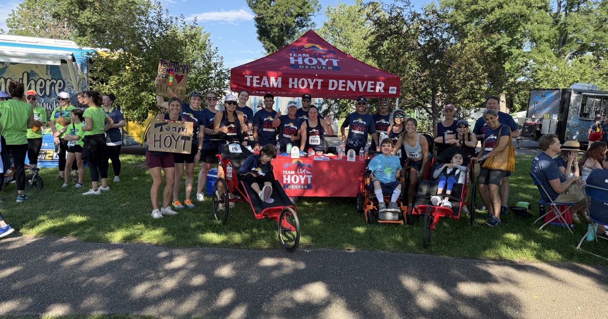 Team Hoyt Denver athletes and supporters at a race